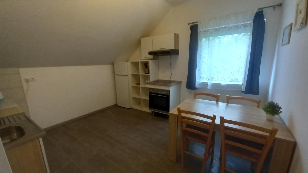 Keti Apartment Plaski Exterior photo